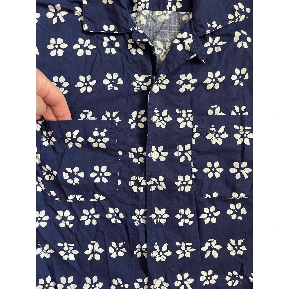 J.‎ Crew Men’s Navy Floral Organic Cotton Button-Up 2 Pocket Size Mediun